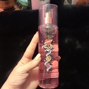 Ed hardy 8 oz fragrance aunthentic+studs swavorski